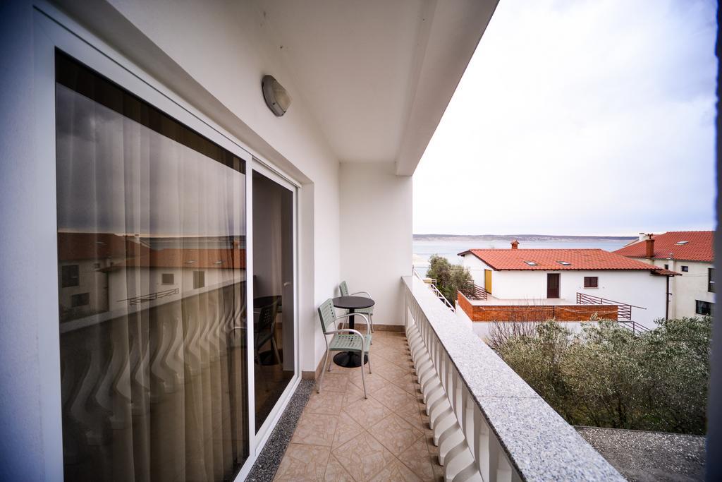 Apartments Dalmacija Starigrad Paklenica Quarto foto